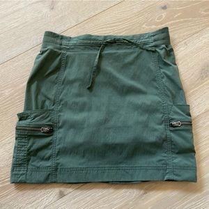 Athleta Trekkie Skort Women's Size 2-4 Olive Green Color Skort Cut READ